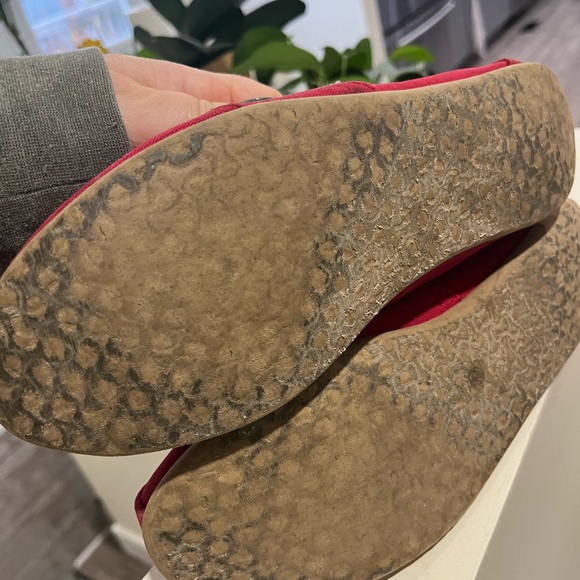 Red TOMS - Picture 4 of 4